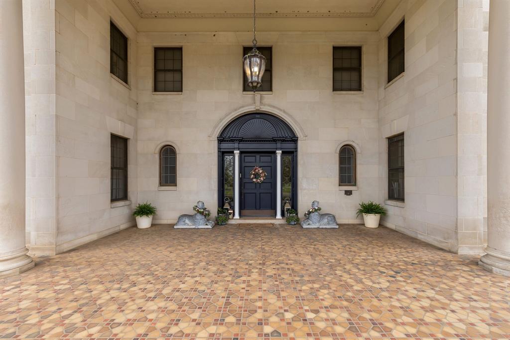 3100 Hamilton Boulevard Wichita Falls, TX 76308 - Photo 5 of 40 a view of a livingroom with furniture and natural light