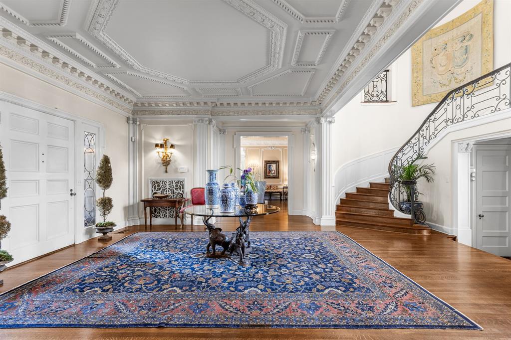 3100 Hamilton Boulevard Wichita Falls, TX 76308 - Photo 8 of 40 a living room with furniture and a rug