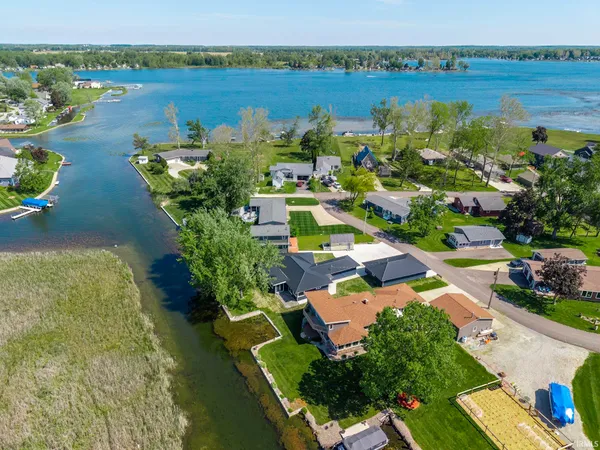 $700,000 | 17 EMS C19C Lane, Warsaw, IN 46582