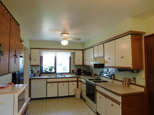 1301 Crest Lane Rochelle, IL 61068 - Photo 8 of 38