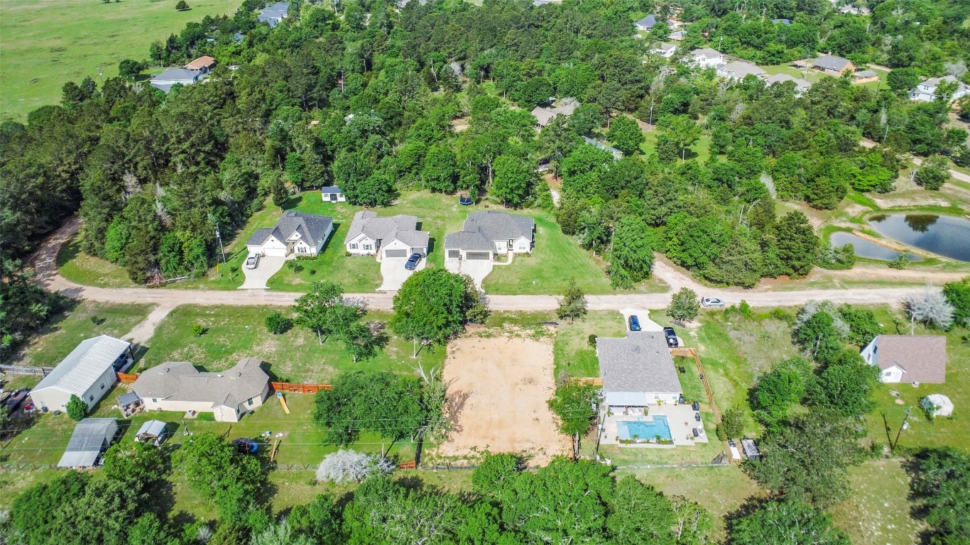 26564 Callie Drive Hempstead, TX 77445 - Photo 2 of 14