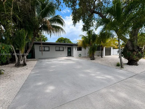 $824,000 | 19700 Northeast 11th Place, Miami, FL 33179