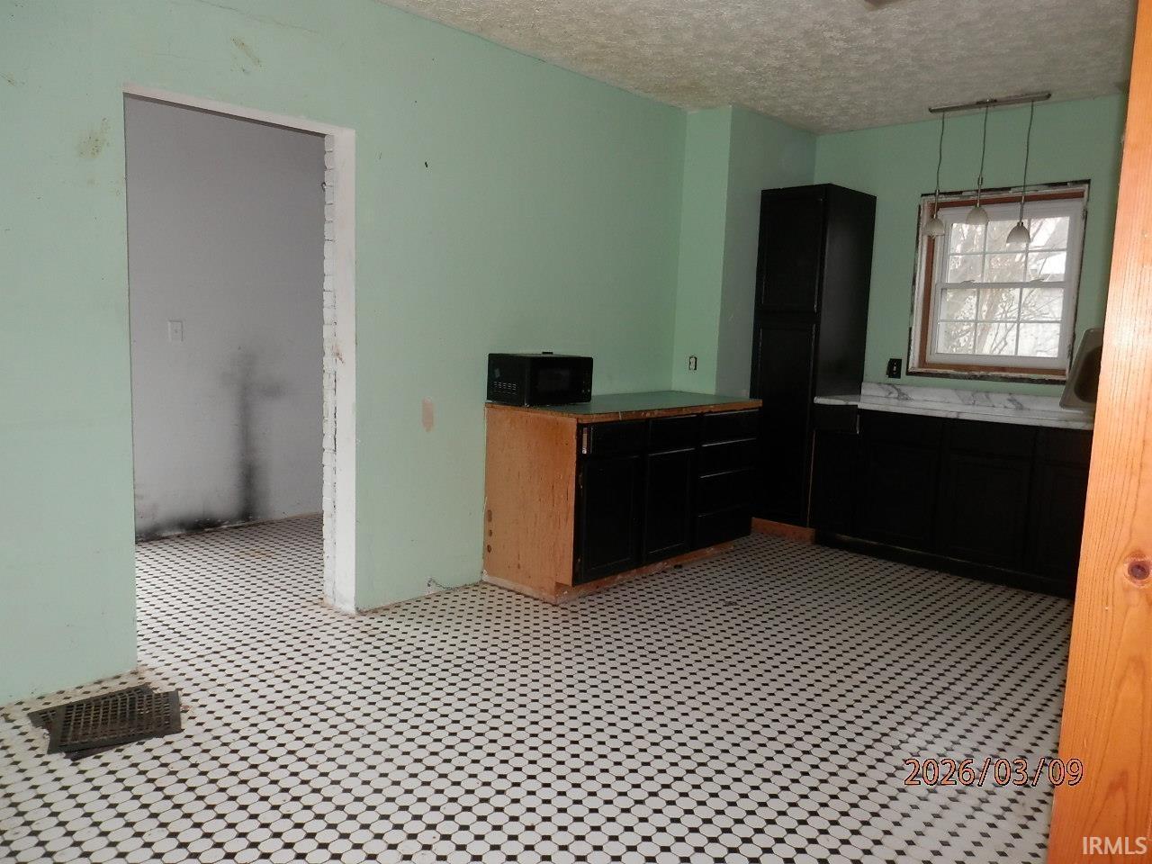 606 Adams Street Cannelton, IN 47520 - Photo 7 of 17