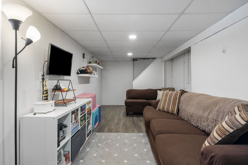 44 Arapahoe Road Bellingham, MA 02019 - Photo 22 of 25