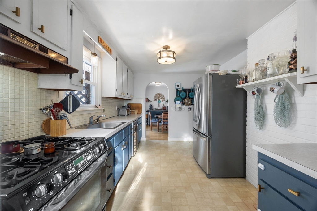 44 Arapahoe Road Bellingham, MA 02019 - Photo 10 of 25