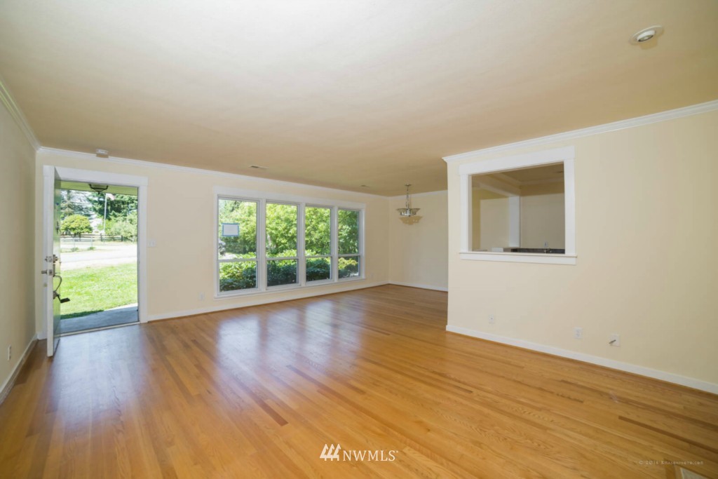 414 South Cabot Road Everett, WA 98203 - Photo 5 of 15