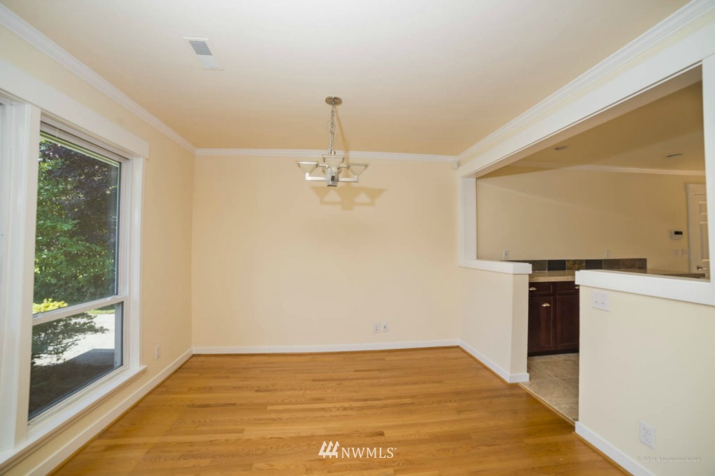 414 South Cabot Road Everett, WA 98203 - Photo 7 of 15