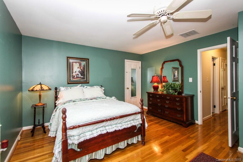 7333 Thermal Road Charlotte, NC 28211 - Photo 18 of 24 Gallery Image 18