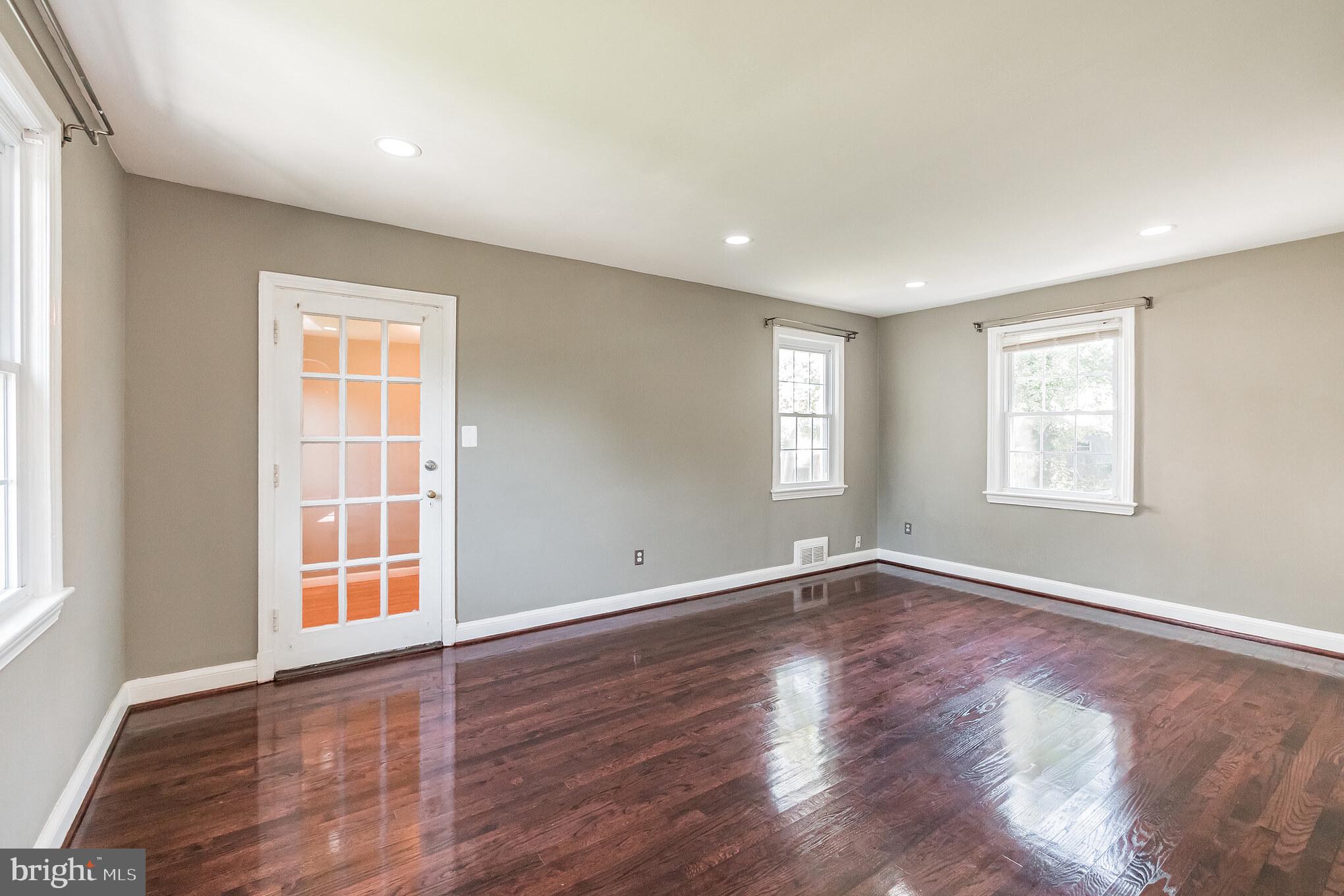 9313 Glenville Road Silver Spring, MD 20901 - Photo 5 of 30 Gallery Image 5