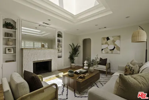 $1,695,000 | 8137 Regis Way, Los Angeles, CA 90045