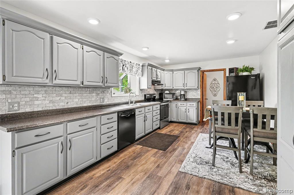 2180 Hurst Road St. Clair, MI 48079 - Photo 12 of 40 Gallery Image 12