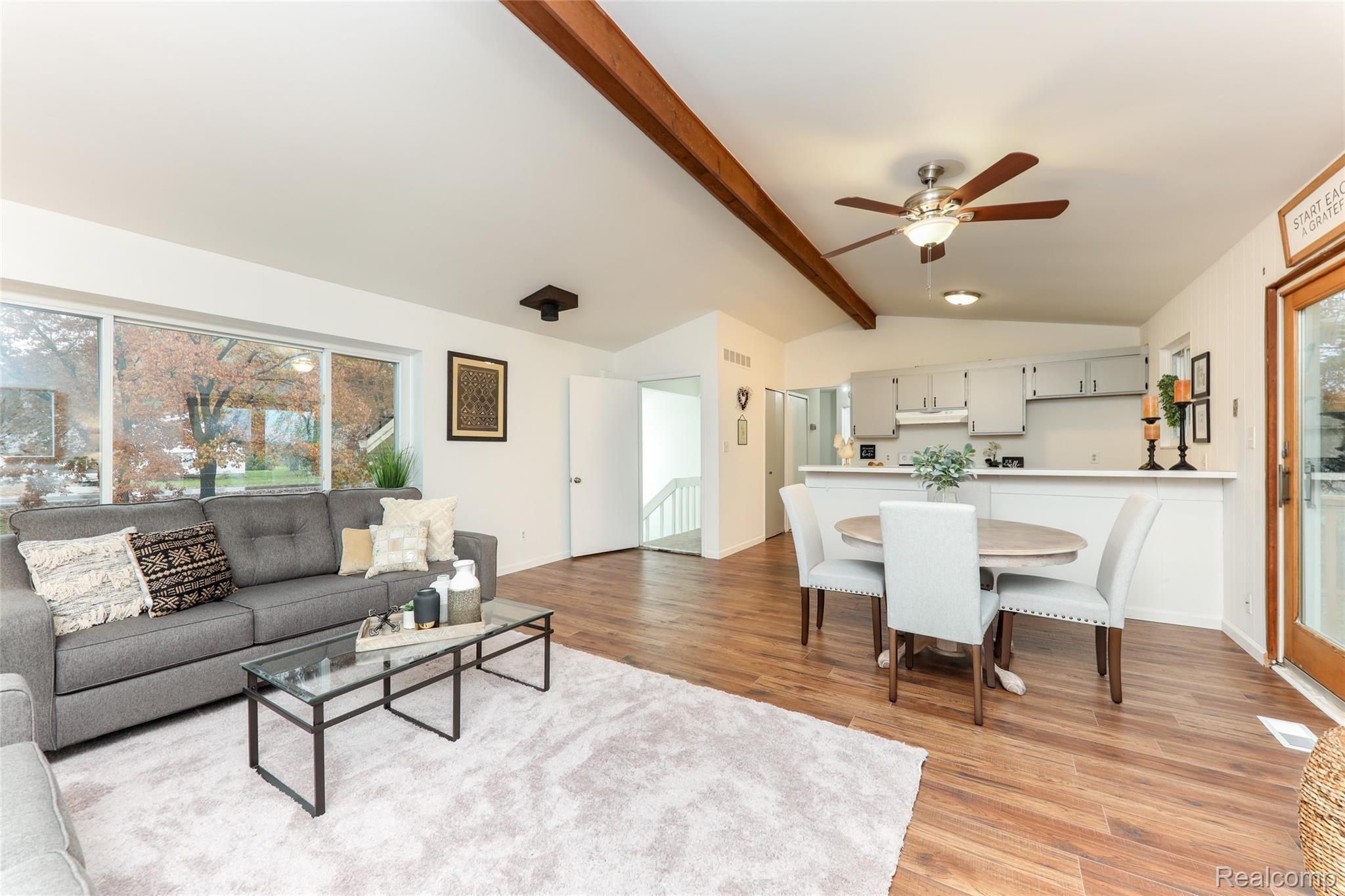 10530 Hall Road Whitmore Lake, MI 48189 - Photo 7 of 54 143.jpg