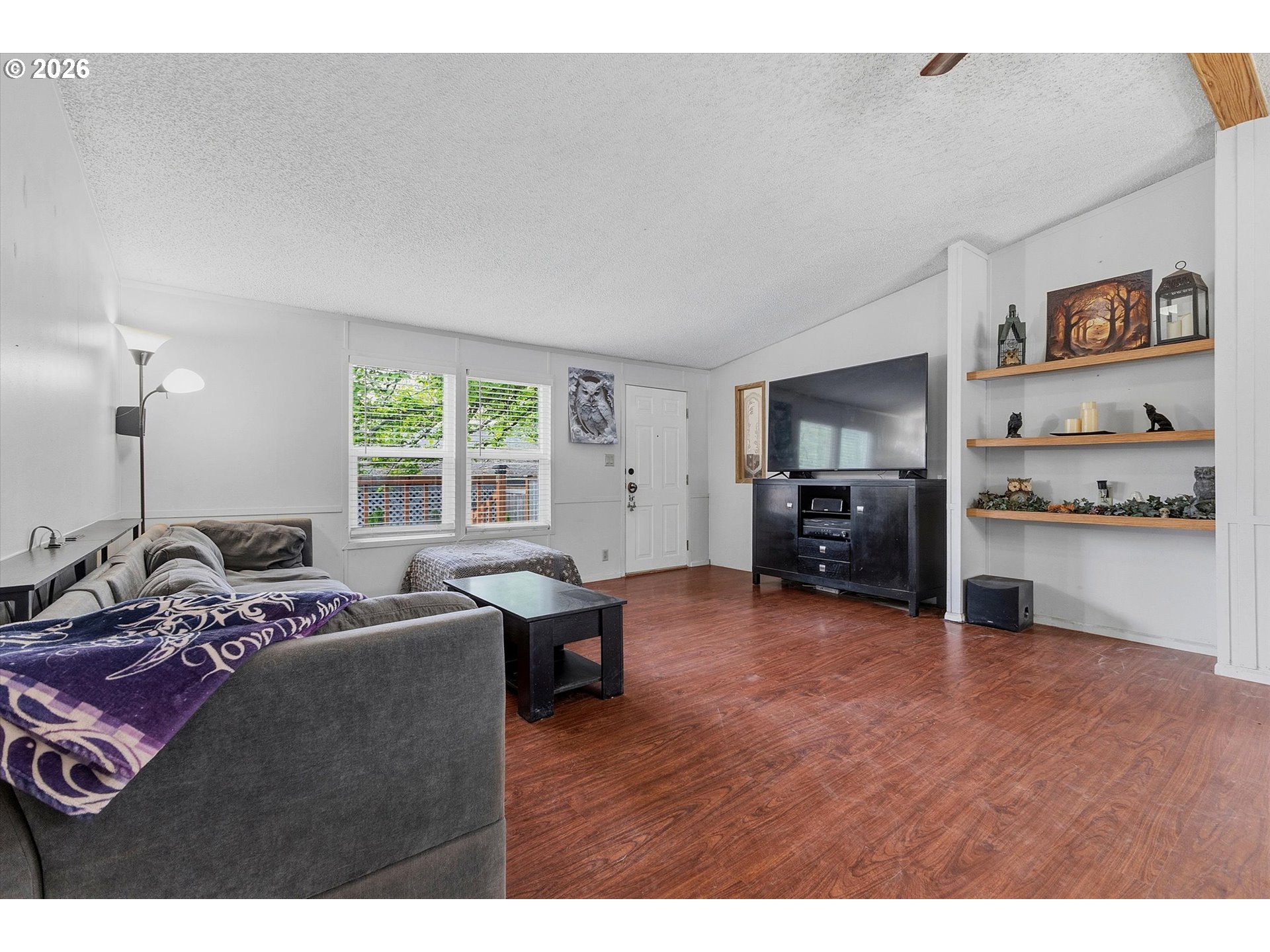13620 Southwest Beef Bend Road, Unit 146 Portland, OR 97224 - Photo 3 of 19 Living Room
