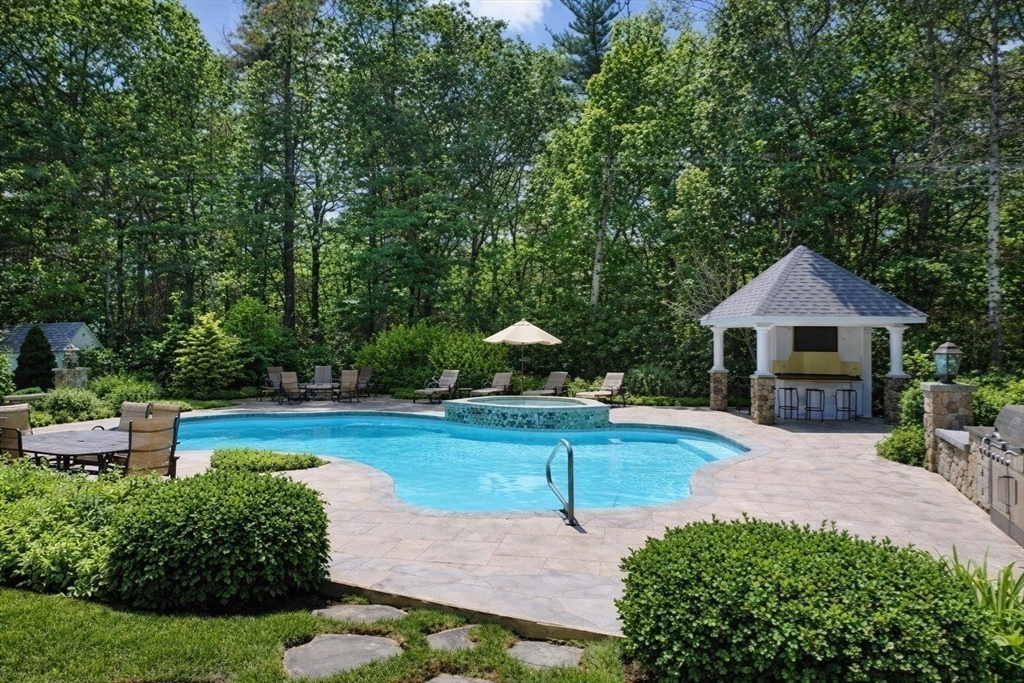 15 Wadsworth Way Sharon, MA 02067 - Photo 25 of 40