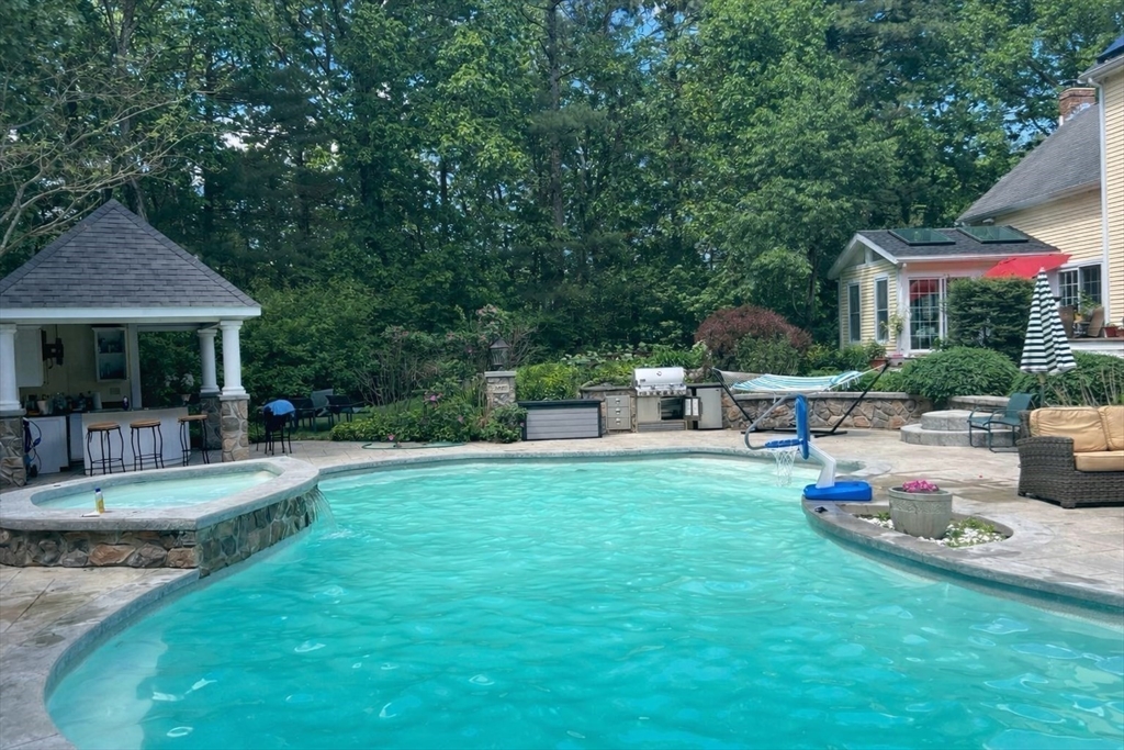 15 Wadsworth Way Sharon, MA 02067 - Photo 26 of 40