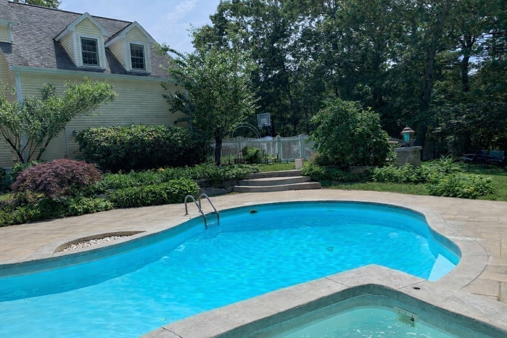 15 Wadsworth Way Sharon, MA 02067 - Photo 27 of 40