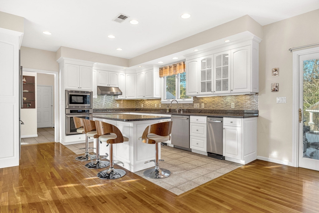 15 Wadsworth Way Sharon, MA 02067 - Photo 5 of 40