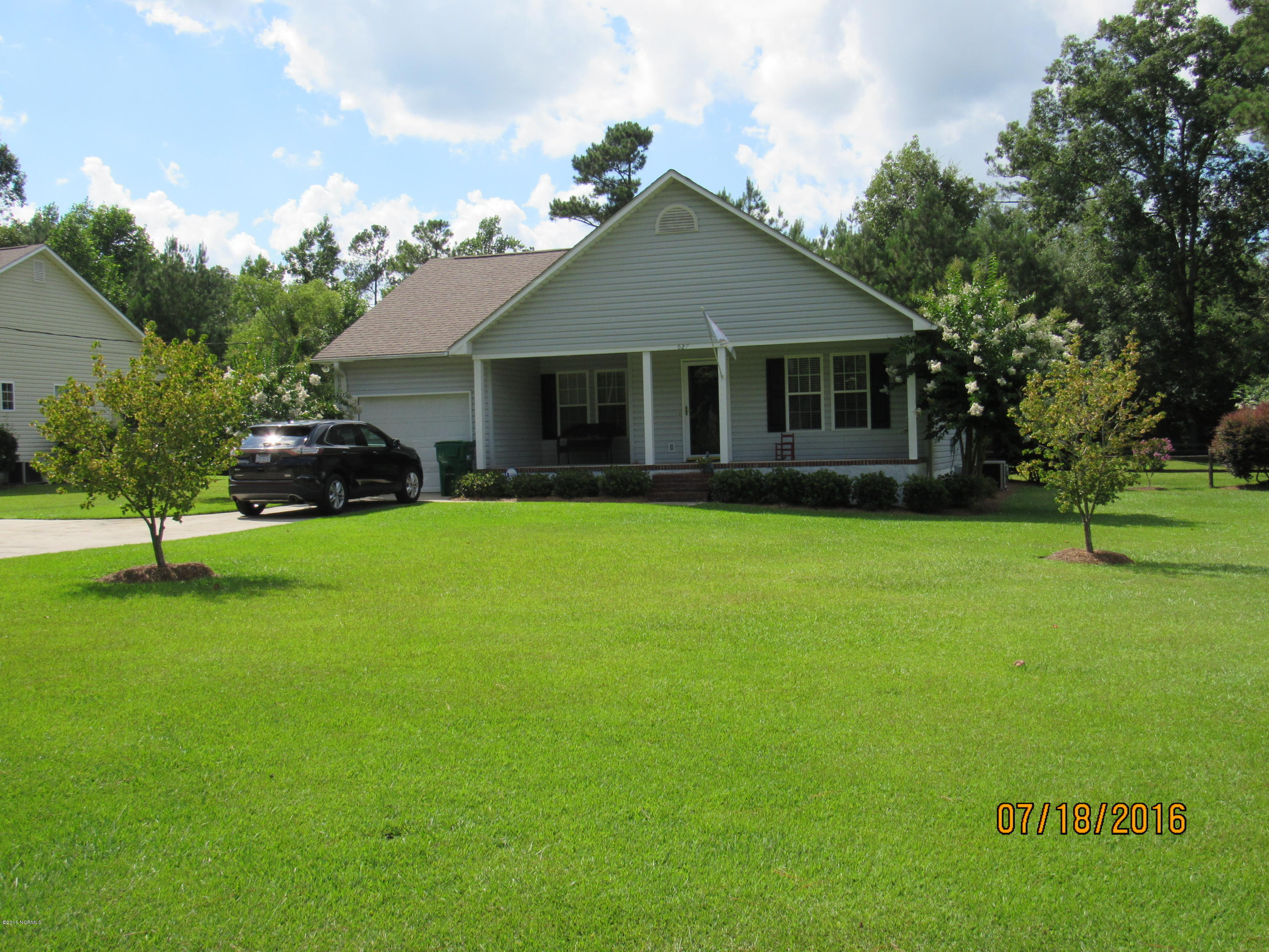 627 Inman Lake Road Whiteville, NC 28472 - Photo 3 of 19 Nice Front Yard