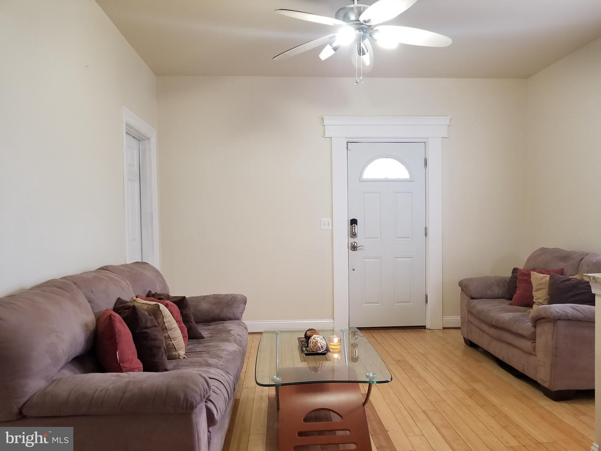 6004 Addison Road Capitol Heights, MD 20743 - Photo 13 of 36 Living Room