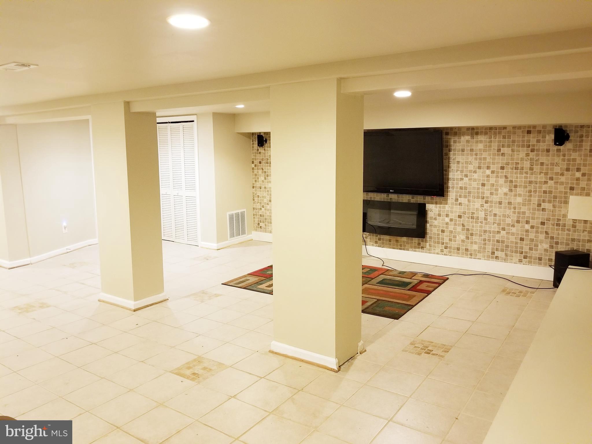 6004 Addison Road Capitol Heights, MD 20743 - Photo 31 of 36 Great Entertainment Space For All Occasions