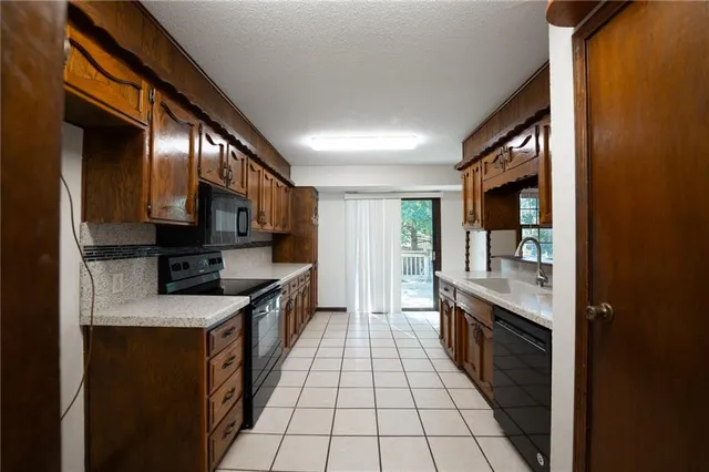 $330,000 | 801 East Piatt Lane, Olathe, KS 66061