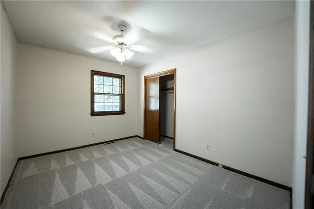 $320,000 | 801 East Piatt Lane, Olathe, KS 66061