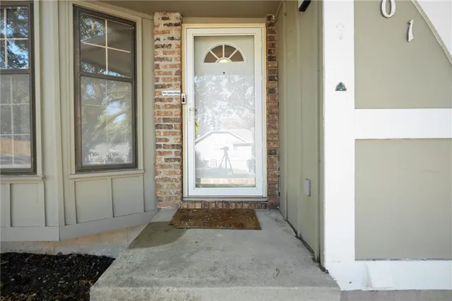 $330,000 | 801 East Piatt Lane, Olathe, KS 66061