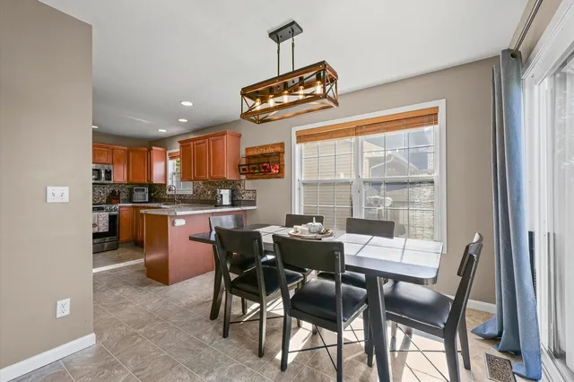 $369,900 | 1307 Farley Lane, Champaign, IL 61822