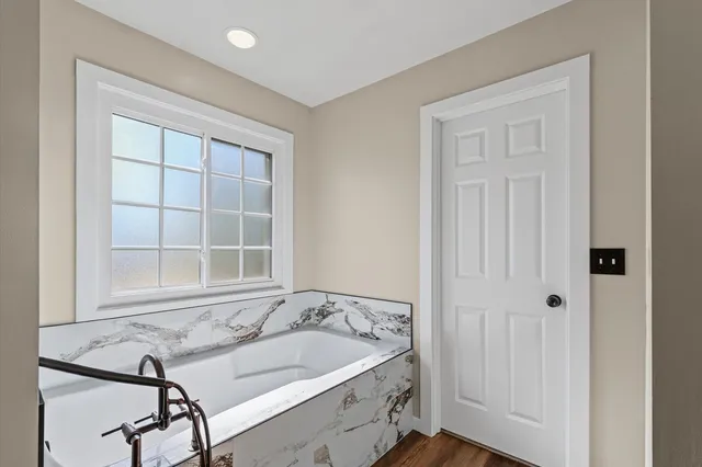 $369,900 | 1307 Farley Lane, Champaign, IL 61822