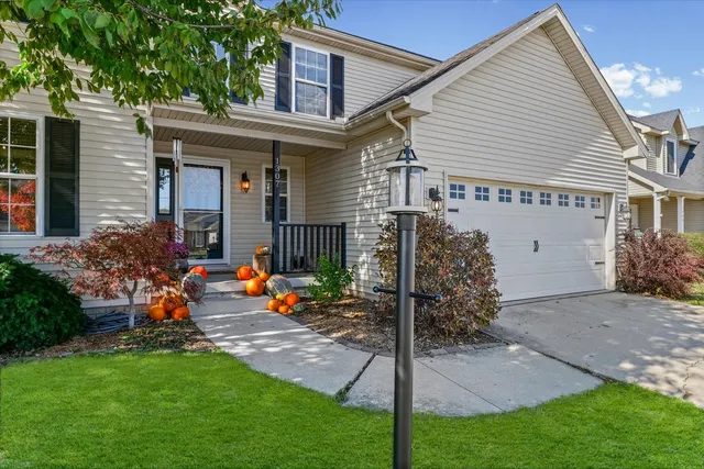 $369,900 | 1307 Farley Lane, Champaign, IL 61822