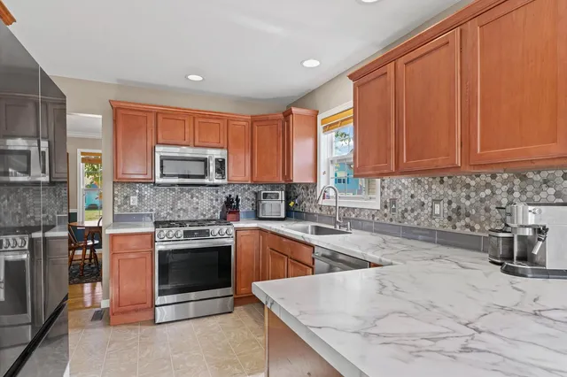 $369,900 | 1307 Farley Lane, Champaign, IL 61822