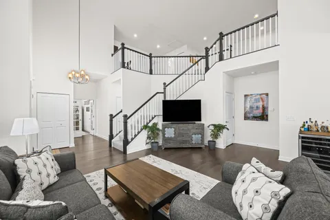 $575,000 | 522 Peterson Court, Barrington, IL 60010