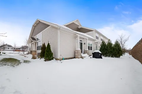 $575,000 | 522 Peterson Court, Barrington, IL 60010