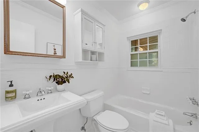 $699,999 | 2064 Edinburgh Terrace Northeast, Atlanta, GA 30307