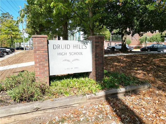 $699,999 | 2064 Edinburgh Terrace Northeast, Atlanta, GA 30307