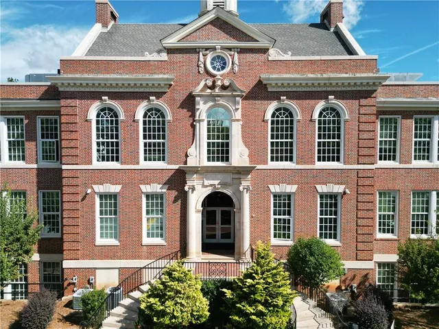 $699,999 | 2064 Edinburgh Terrace Northeast, Atlanta, GA 30307