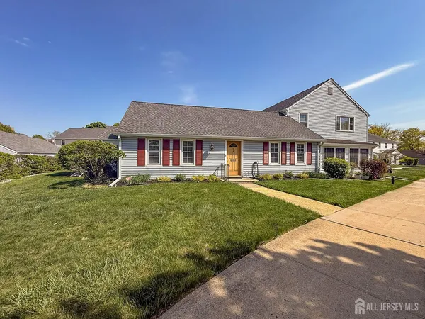 $299,900 | 12A Village Mall, Monroe Township, NJ 08831