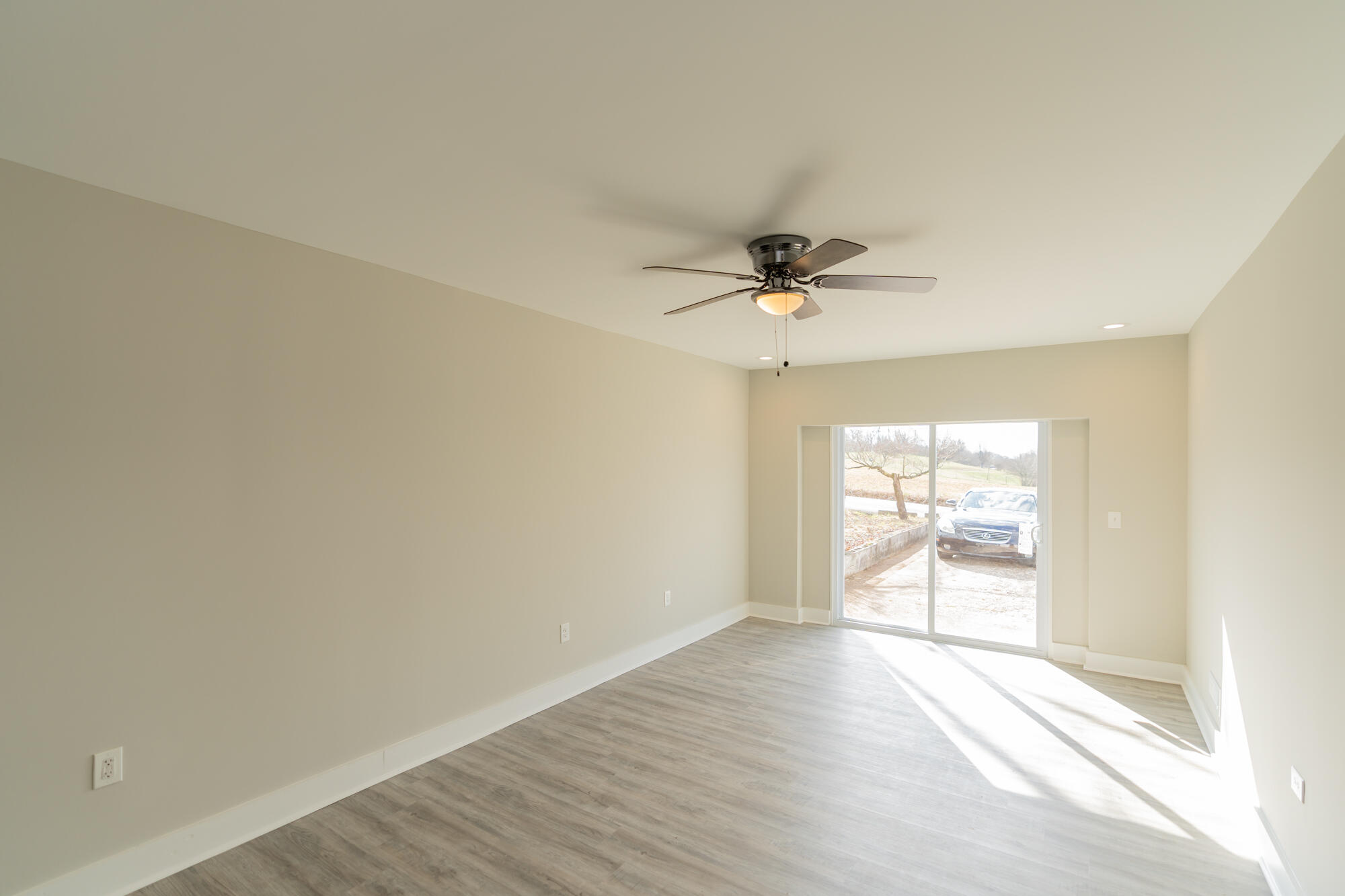 4617 Hancock Road Chattanooga, TN 37416 - Photo 13 of 47 Large den wit new recessed lighting