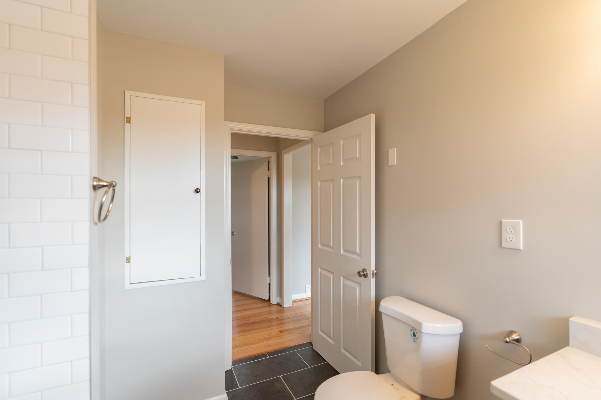 4617 Hancock Road Chattanooga, TN 37416 - Photo 19 of 47 New full bathroom