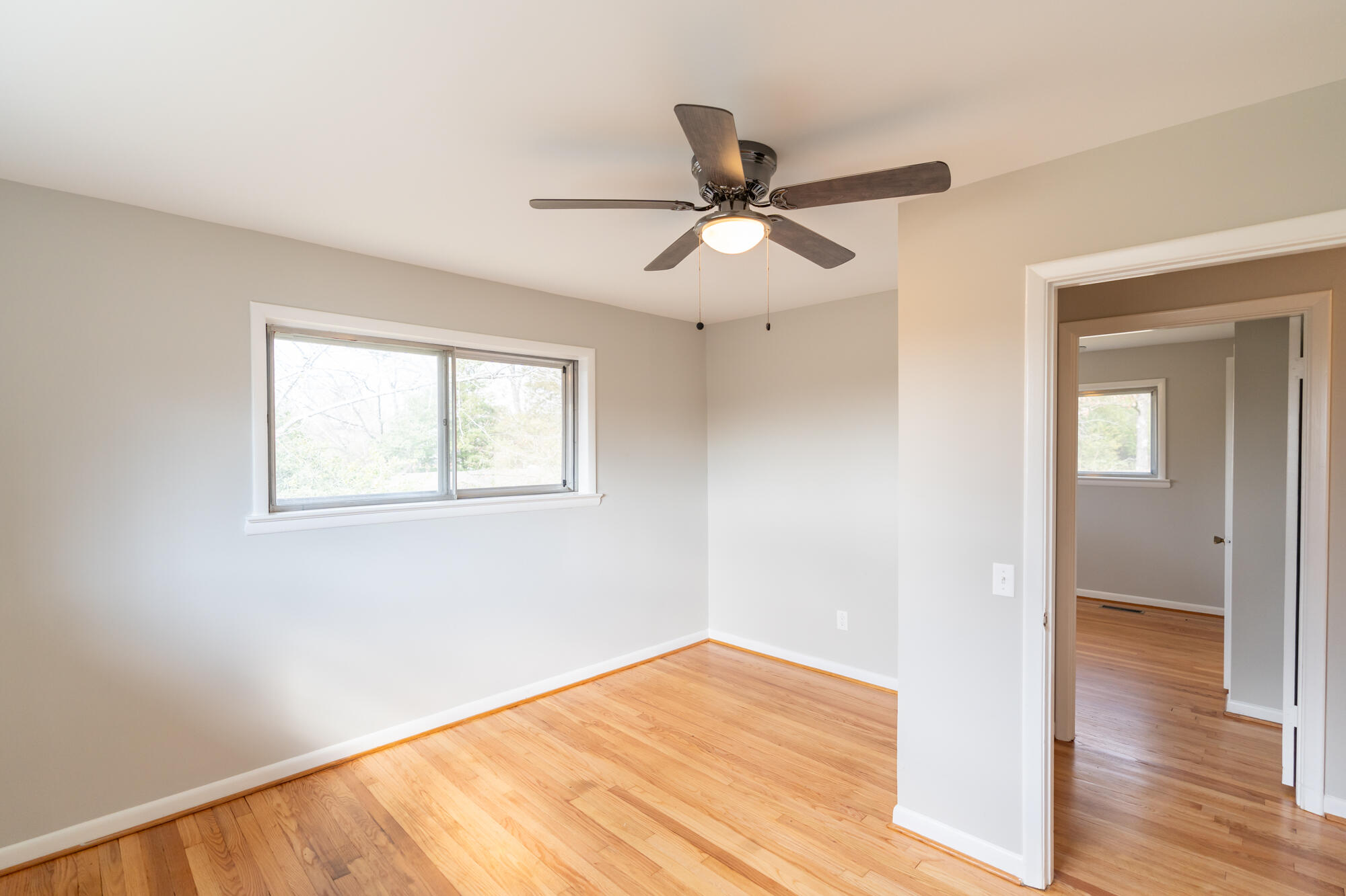 4617 Hancock Road Chattanooga, TN 37416 - Photo 21 of 47 Bedroom with large windows
