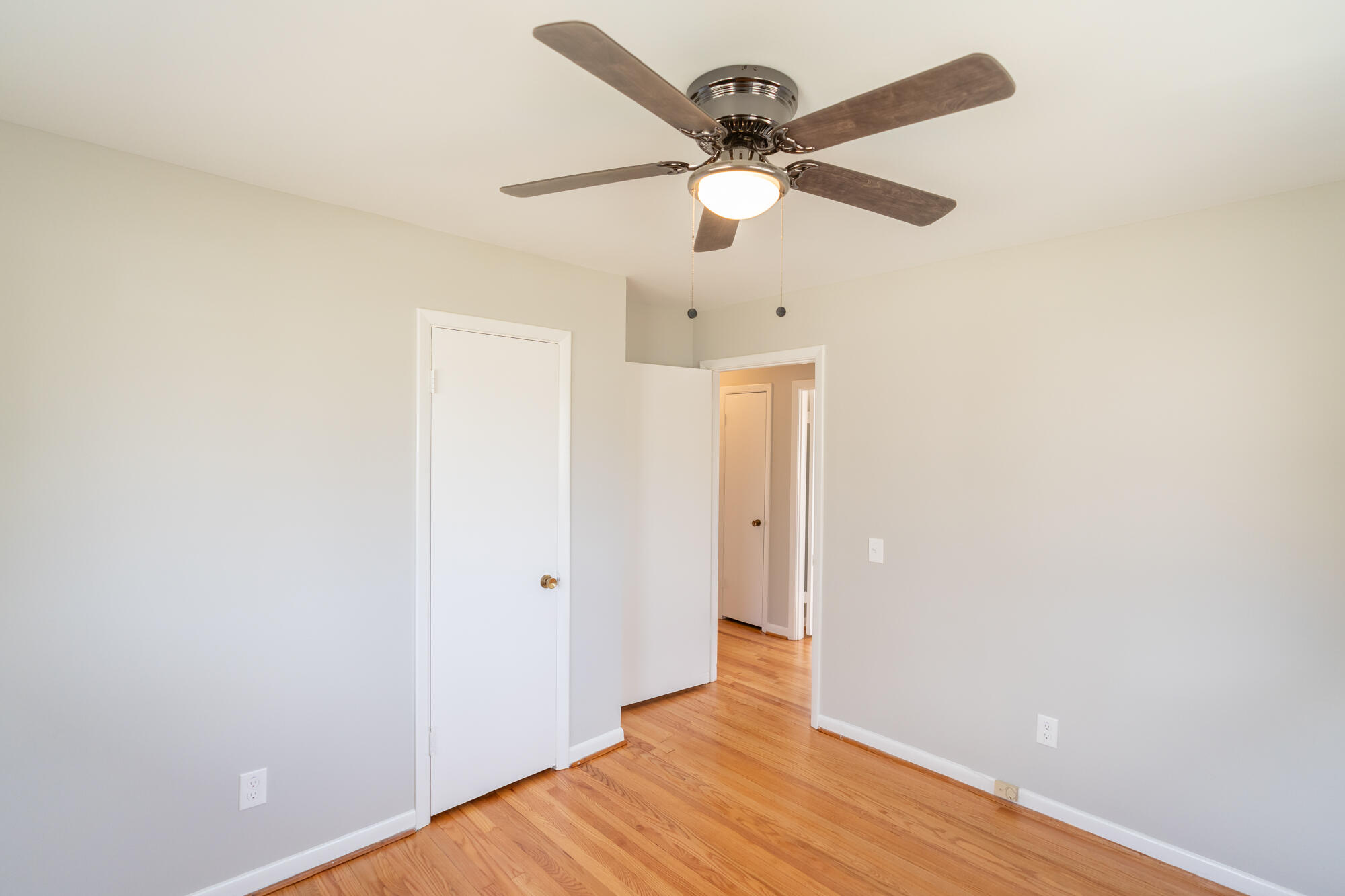 4617 Hancock Road Chattanooga, TN 37416 - Photo 26 of 47 Bedroom with new lighting