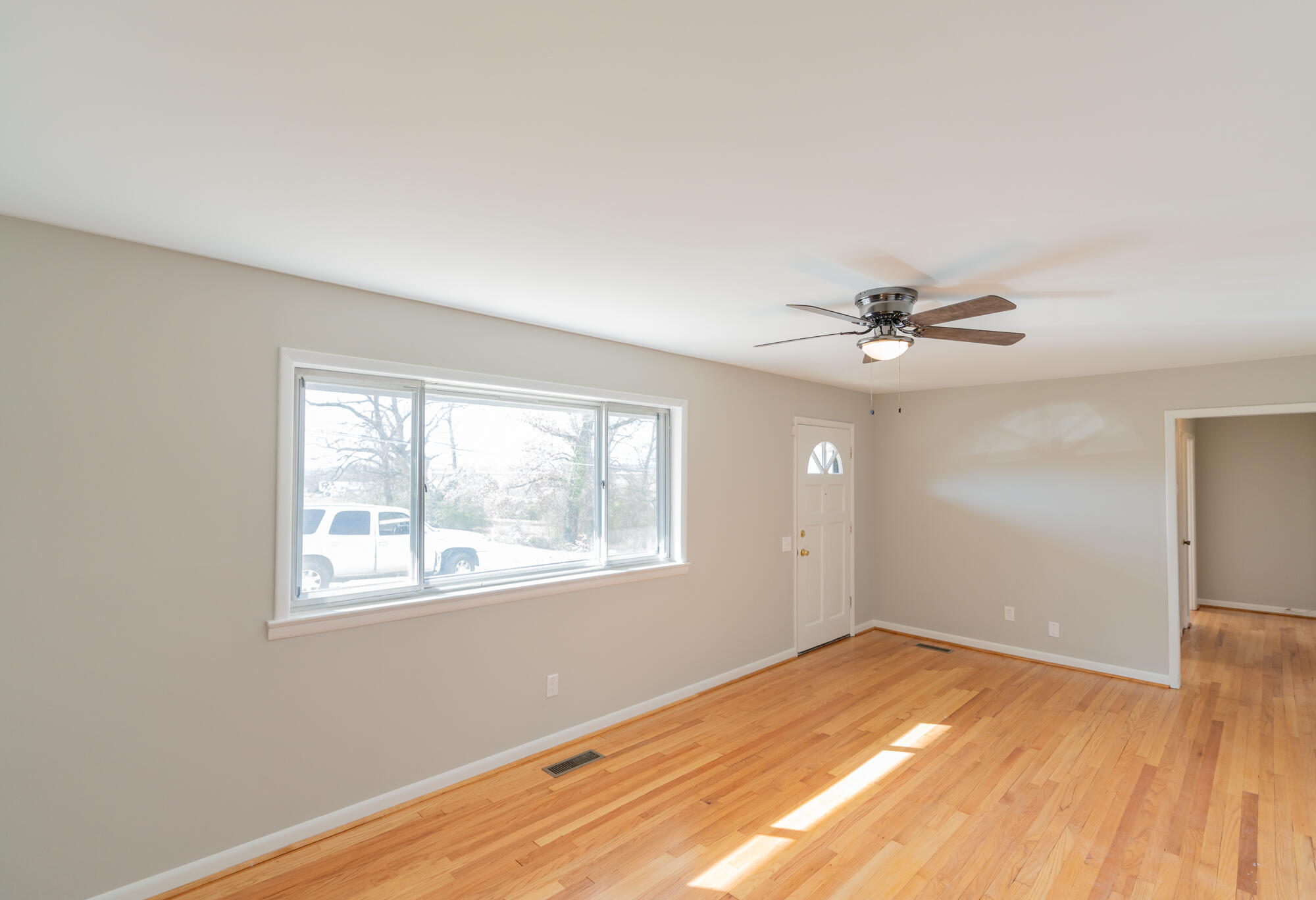 4617 Hancock Road Chattanooga, TN 37416 - Photo 3 of 47 Refinished hardwood floors