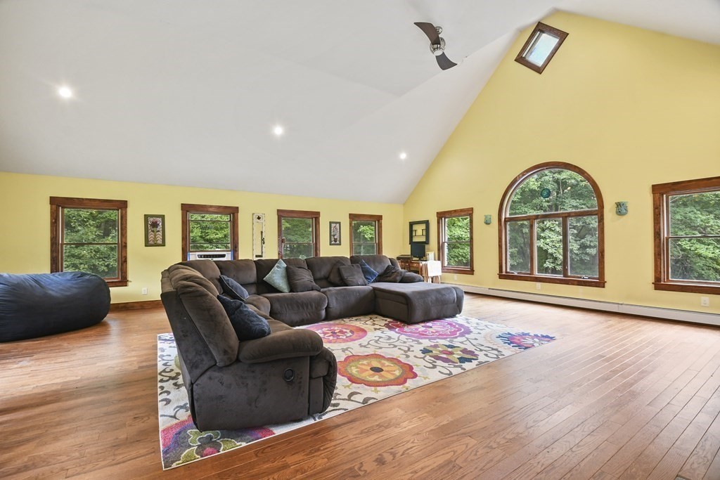 141 Worcester Road New Braintree, MA 01531 - Photo 4 of 42 Gallery Image 4