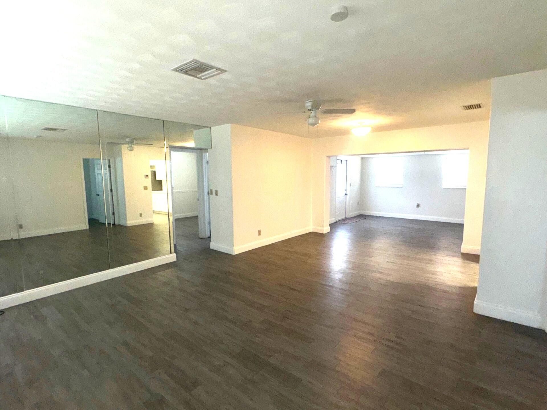 4472 Alden Avenue Stuart, FL 34997 - Photo 8 of 33 family room 1