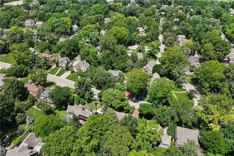 $689,900 | 2004 West 50th Street, Westwood Hills, KS 66205