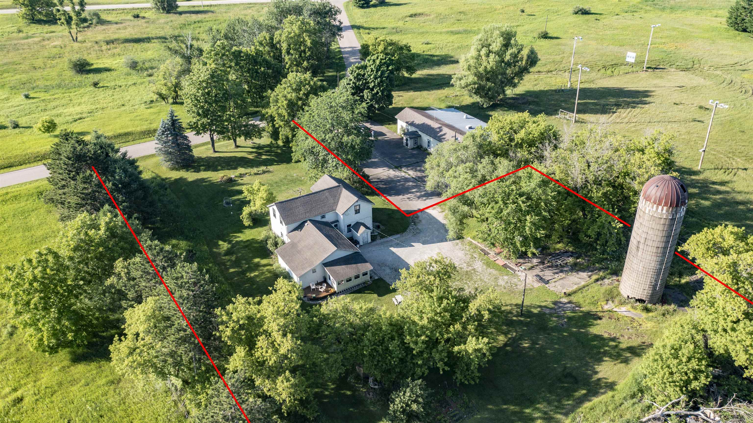1600 Townsend Road Waupaca, WI 54981 - Photo 20 of 34