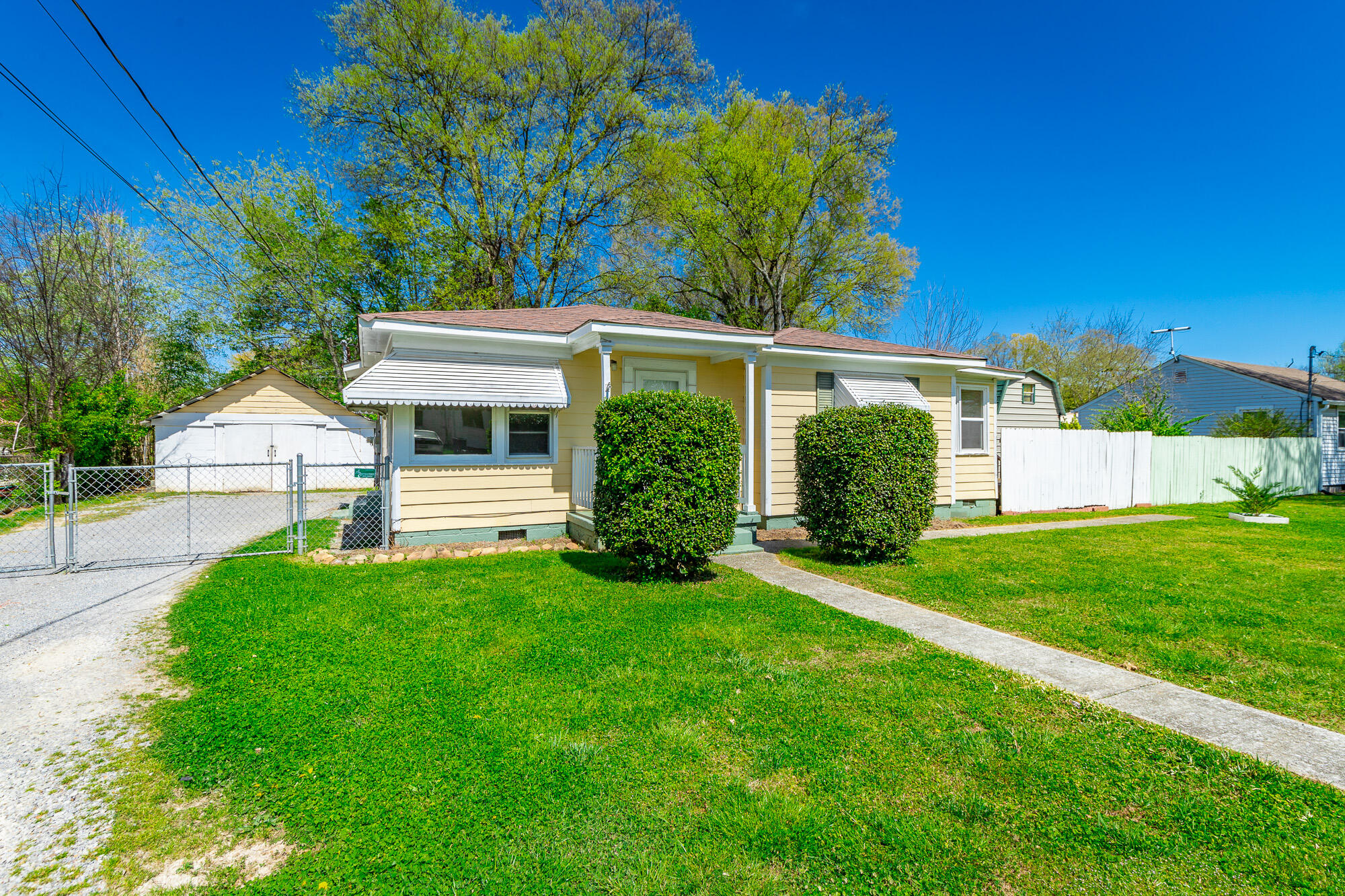 1713 Strawberry Lane Hixson, TN 37343 - Photo 3 of 26 1713 Strawberry Lane HD-2