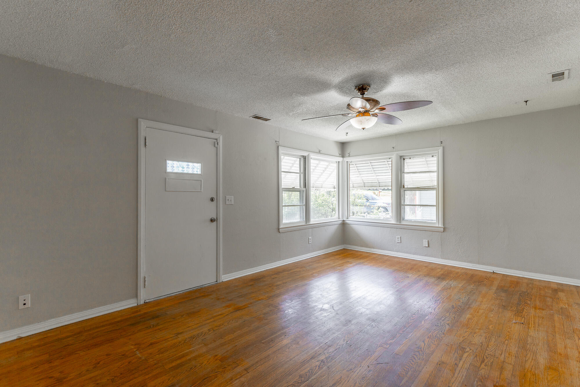 1713 Strawberry Lane Hixson, TN 37343 - Photo 4 of 26 1713 Strawberry Lane HD-25