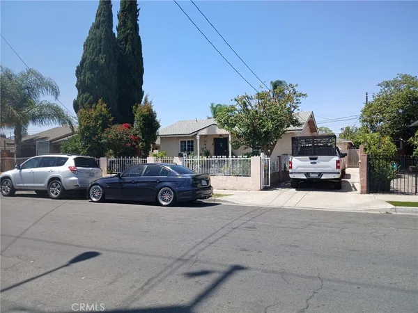 $1,100,000 | 1825 West 2nd Street, Santa Ana, CA 92703