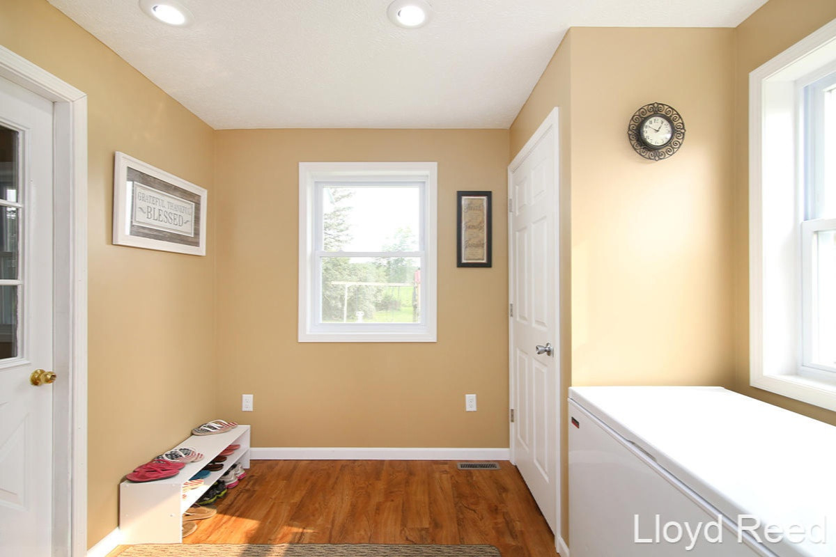 12250 West Cutler Road Lakeview, MI 48850 - Photo 14 of 28 Mud Room